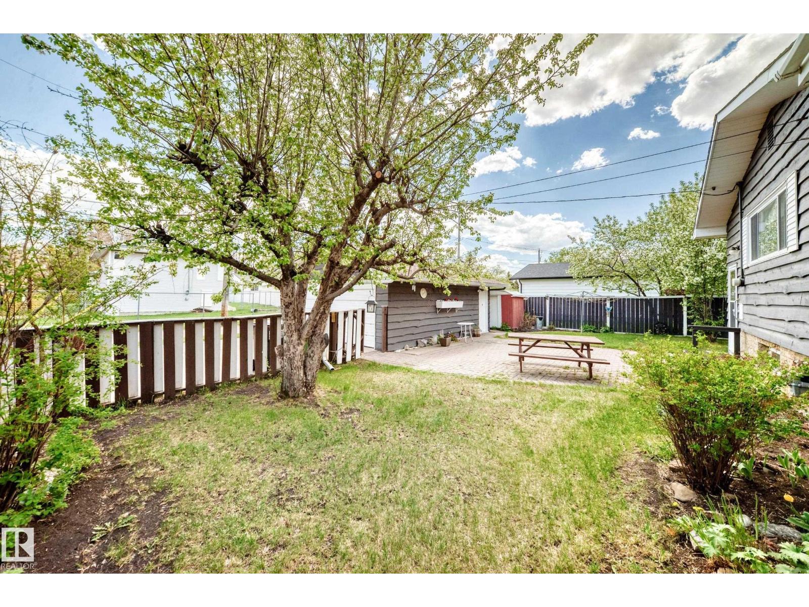 16331 109 AV NW - 31