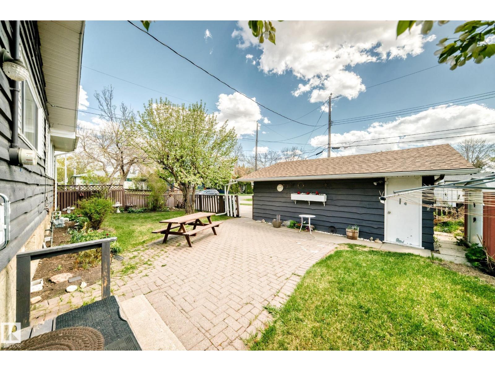 16331 109 AV NW - 32