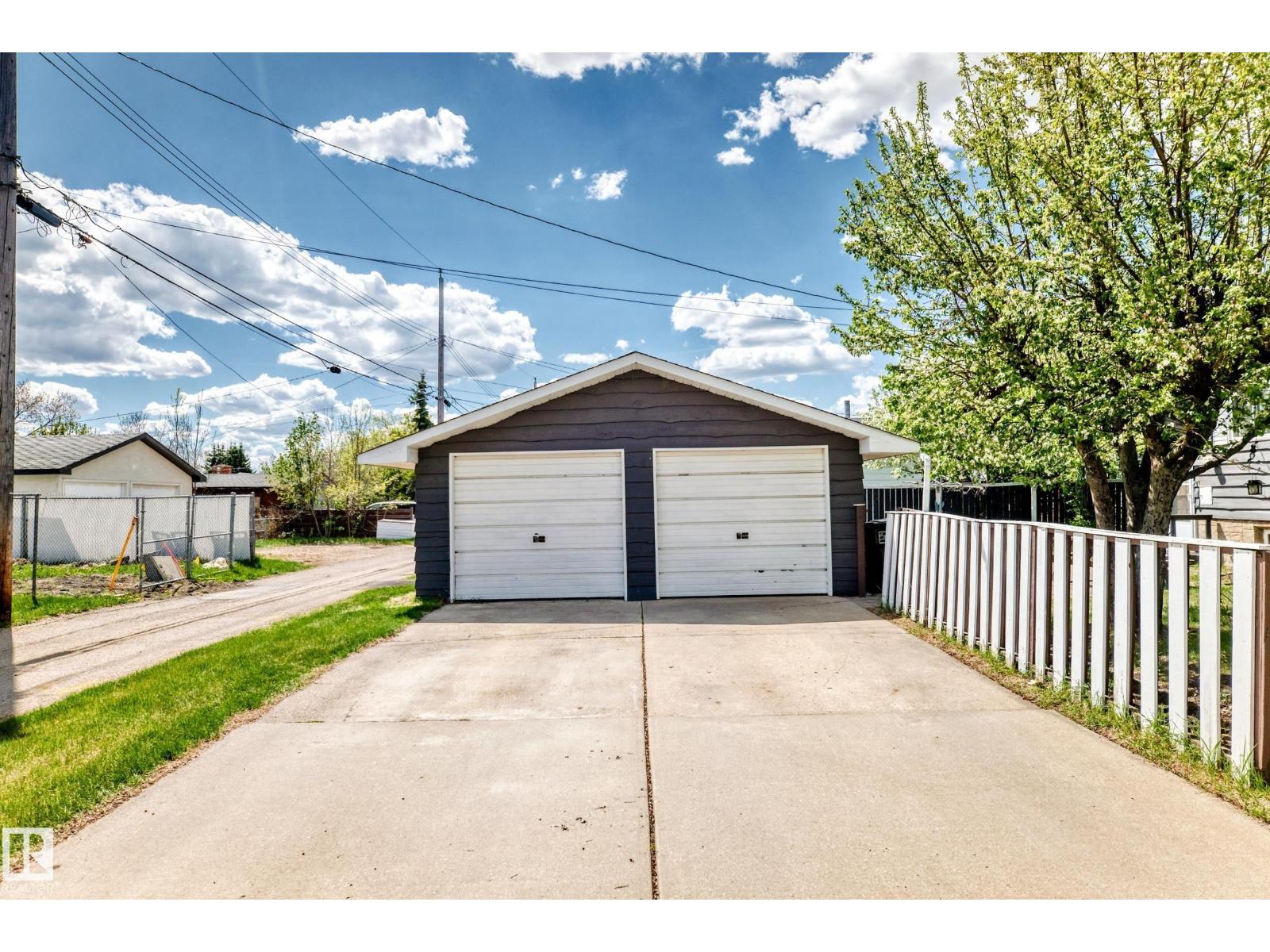 16331 109 AV NW - 34
