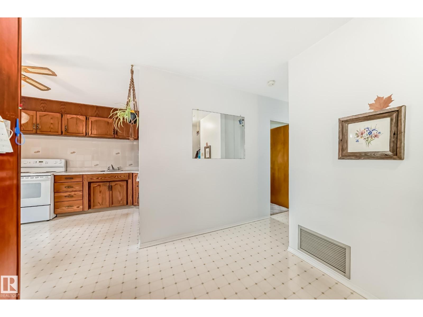 16331 109 AV NW - 7