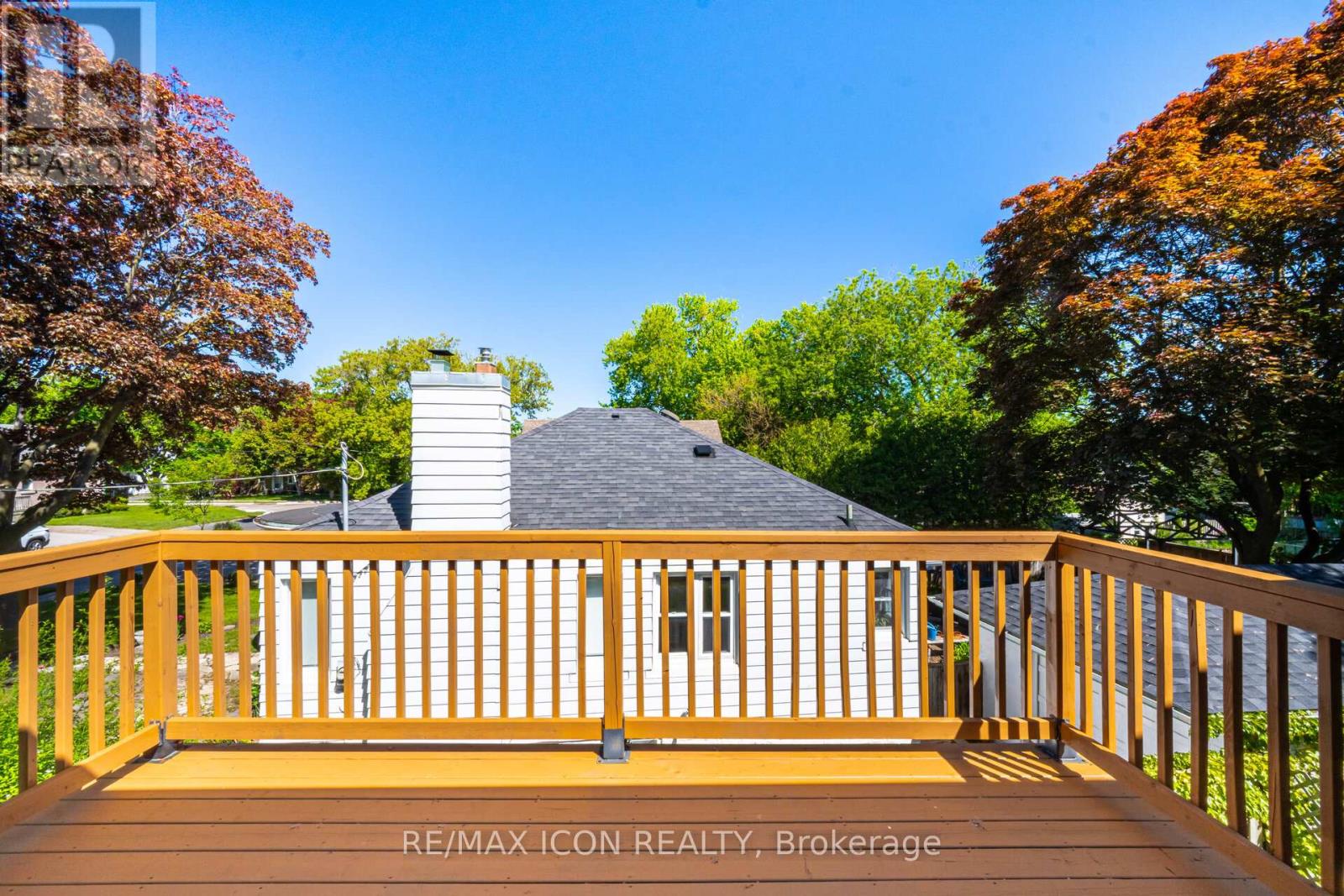 64 SHELDON AVENUE N - 32