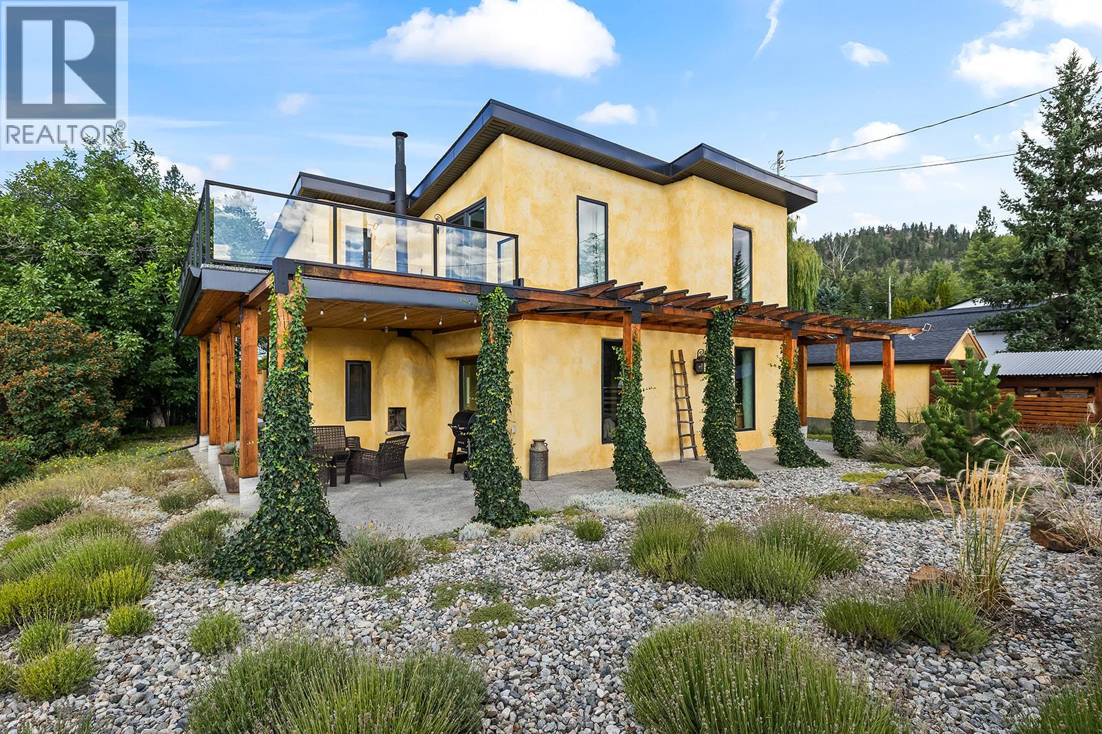 6226 Sanderson Avenue, Peachland
