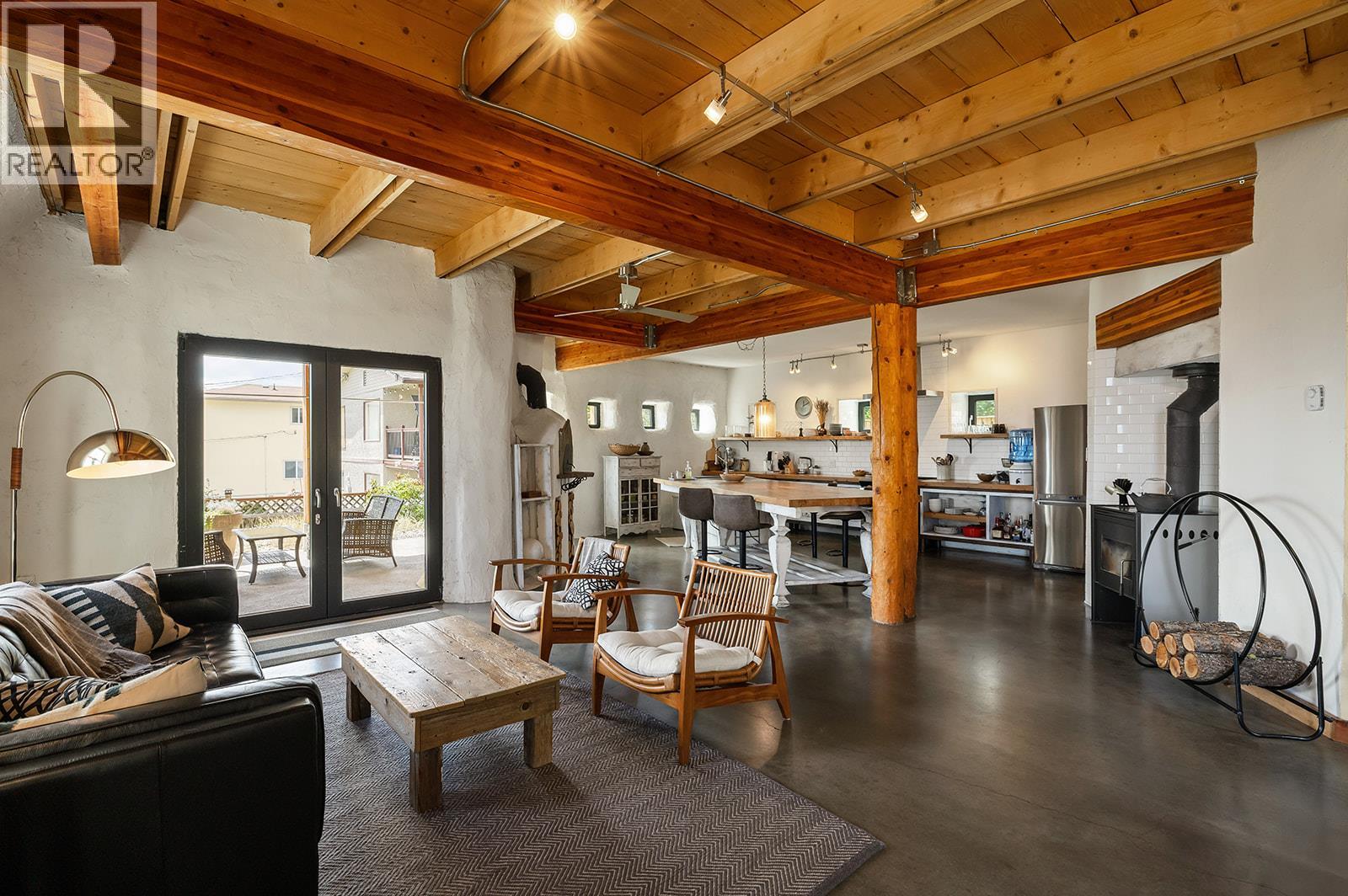 6226 Sanderson Avenue, Peachland