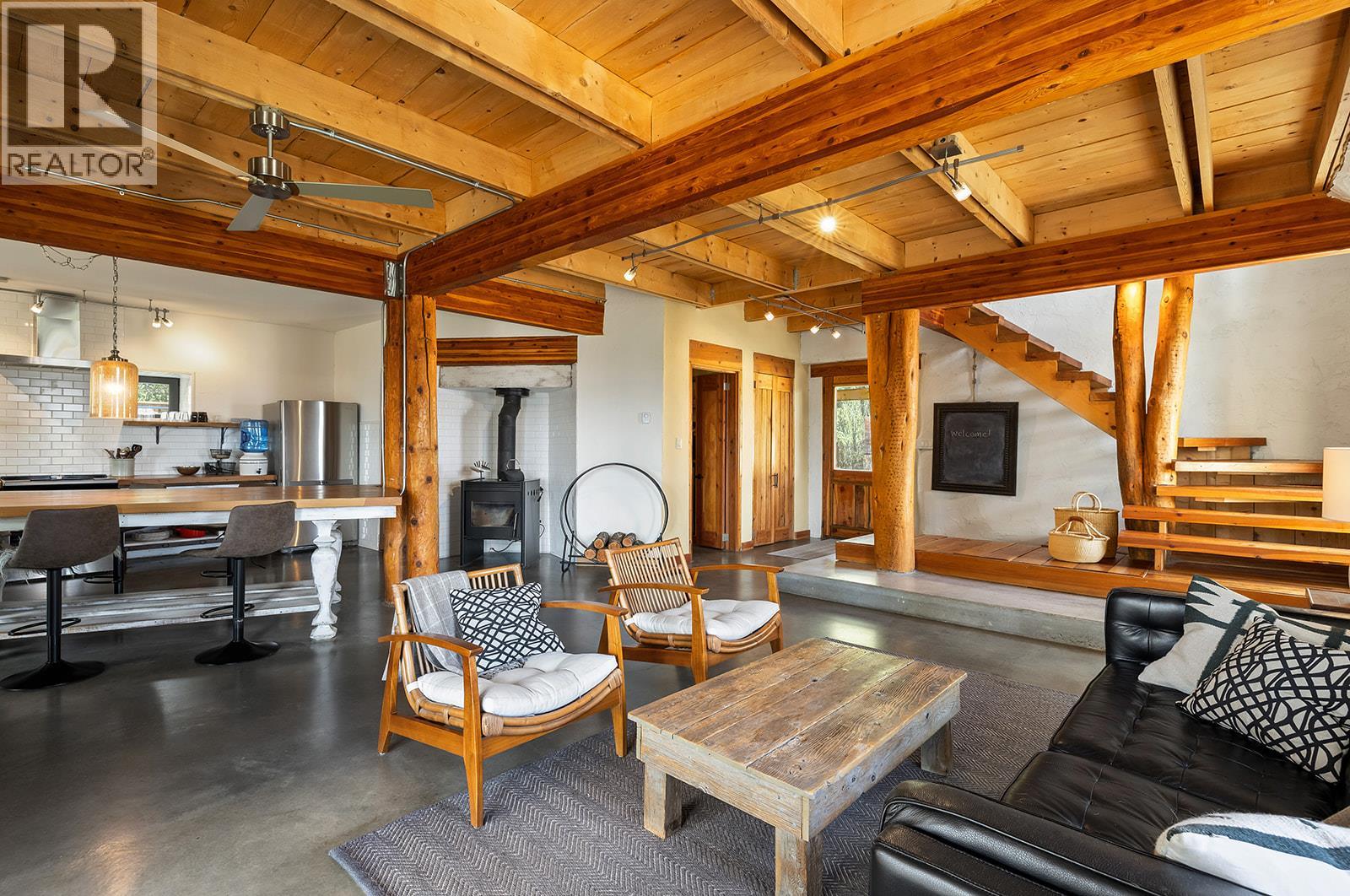 6226 Sanderson Avenue, Peachland