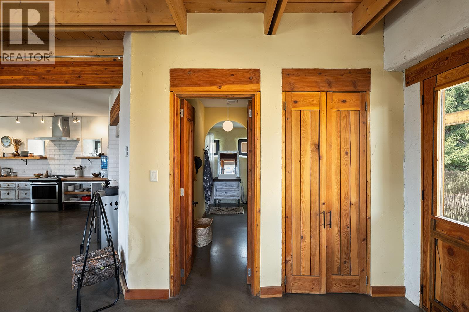 6226 Sanderson Avenue, Peachland