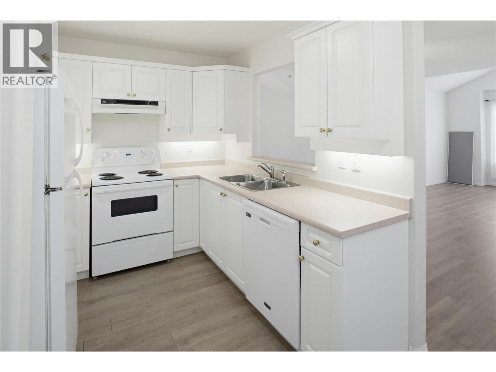 #409 120 VERNON Avenue - 4