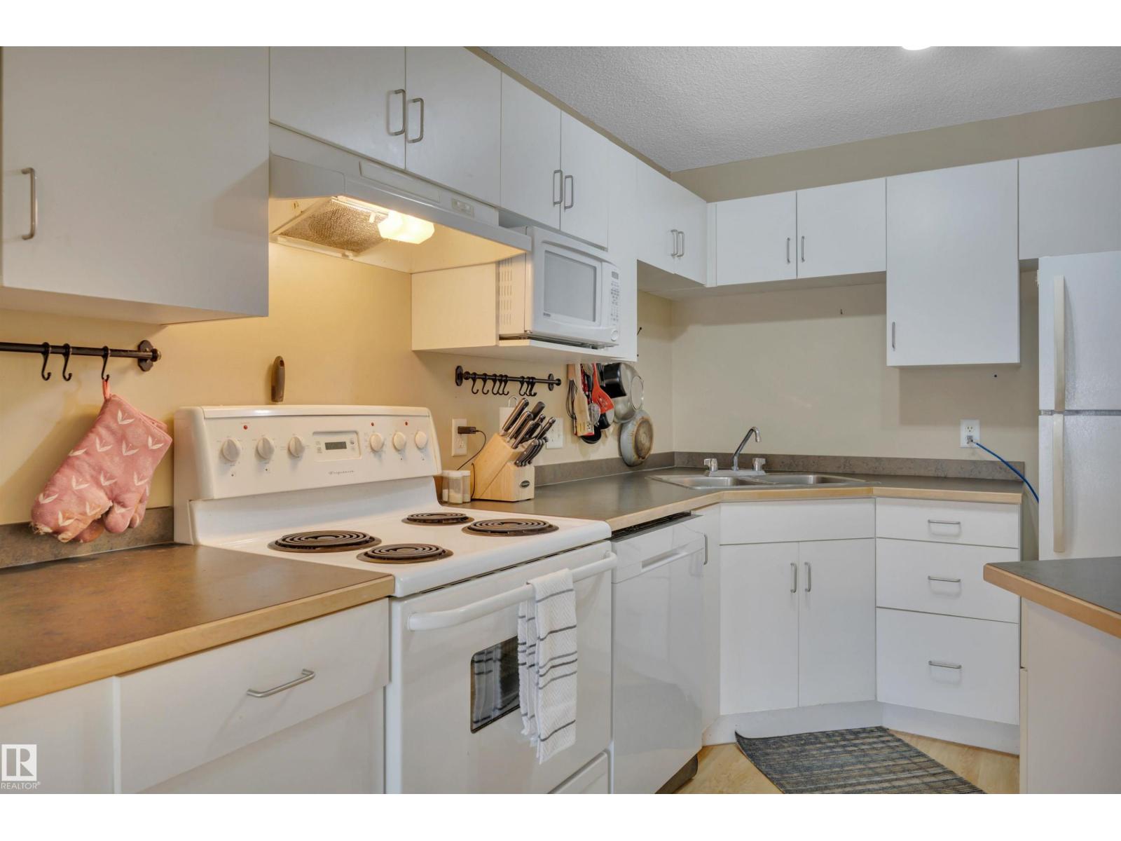 #326 11325 83 ST NW - 3