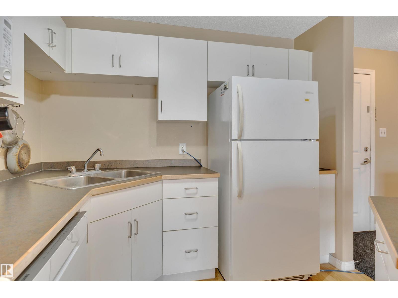 #326 11325 83 ST NW - 4