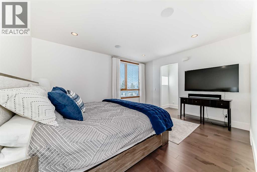 2142 28 Avenue SW - 19