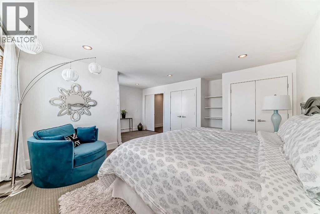 2142 28 Avenue SW - 30