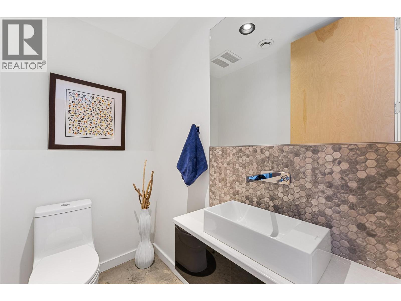 824 Manhattan Drive, Kelowna