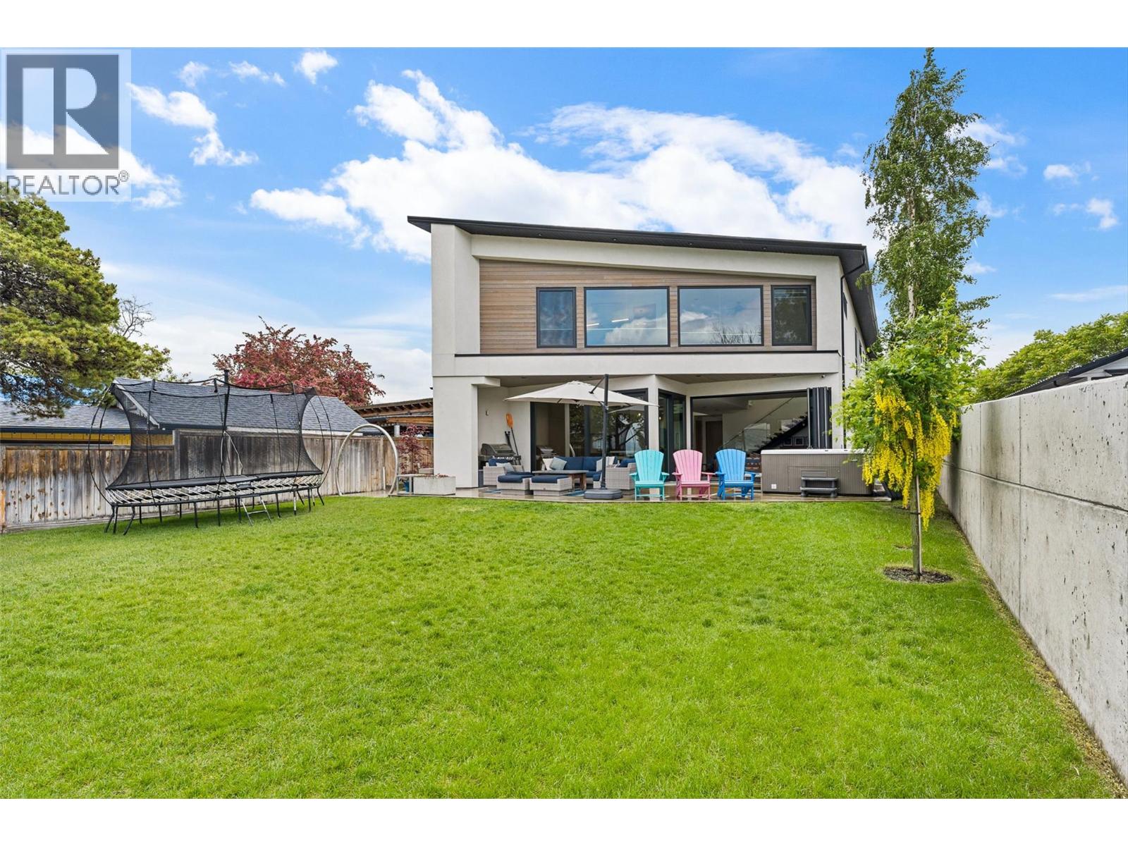 824 Manhattan Drive, Kelowna