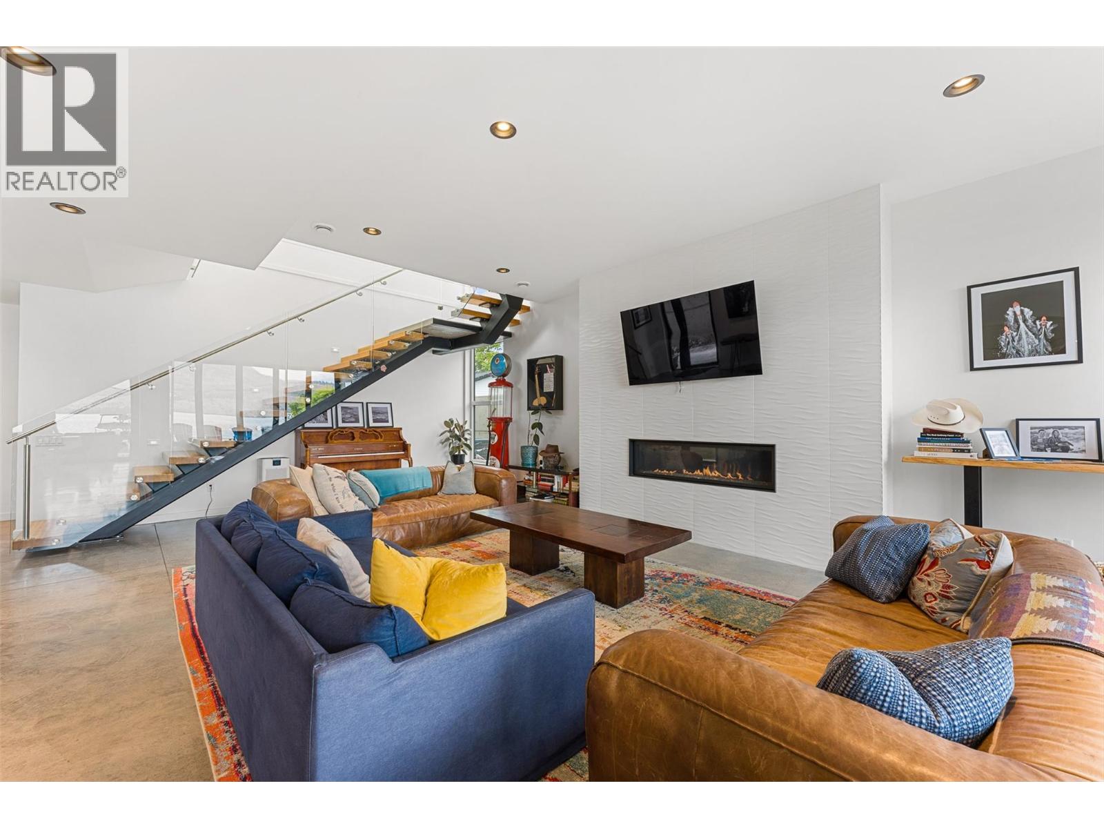 824 Manhattan Drive, Kelowna