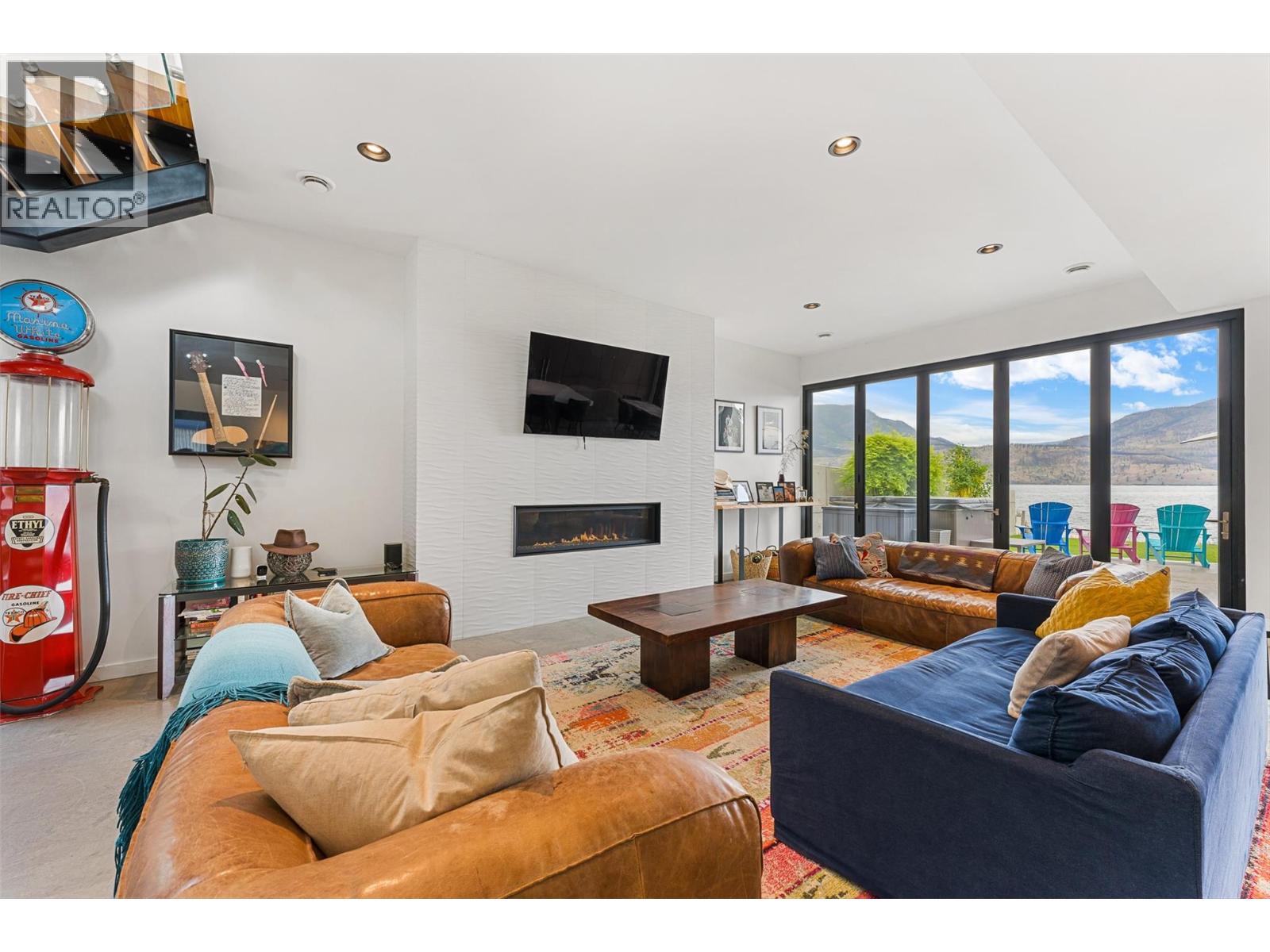 824 Manhattan Drive, Kelowna