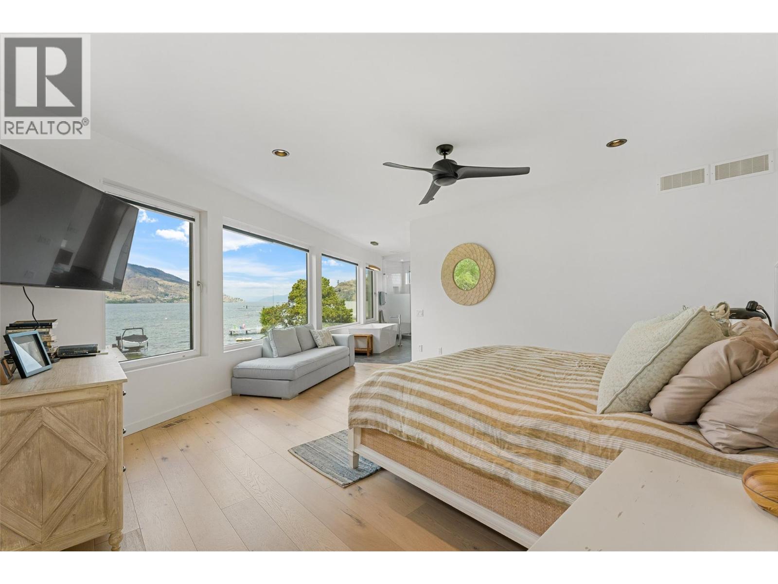 824 Manhattan Drive, Kelowna