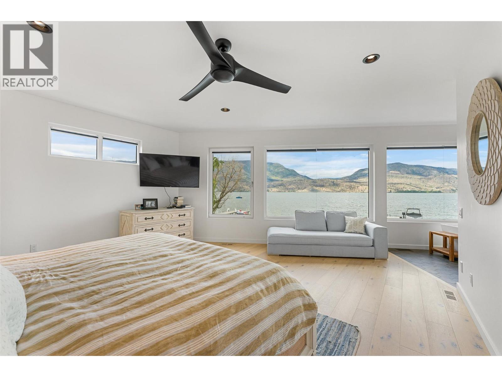 824 Manhattan Drive, Kelowna
