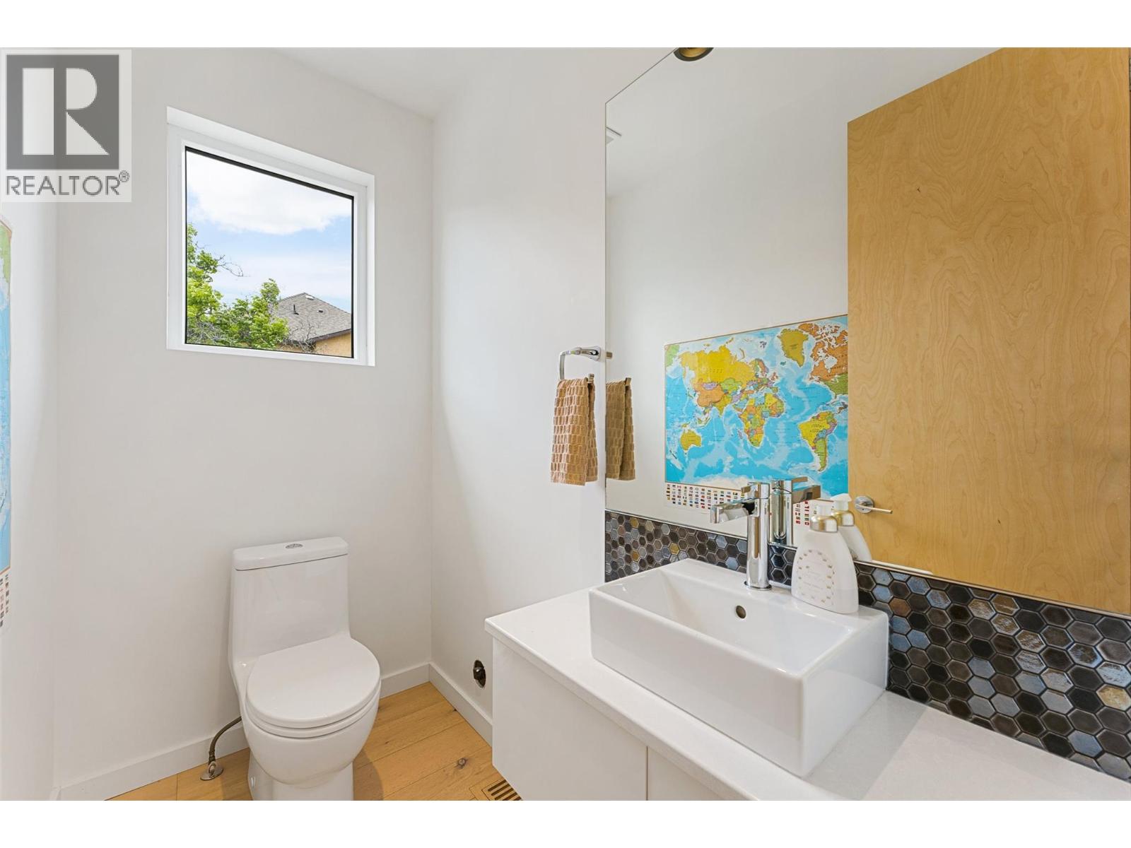 824 Manhattan Drive, Kelowna