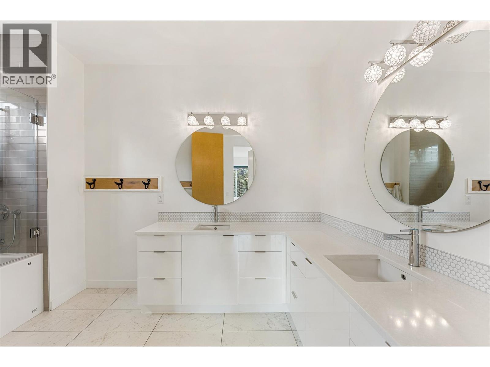 824 Manhattan Drive, Kelowna