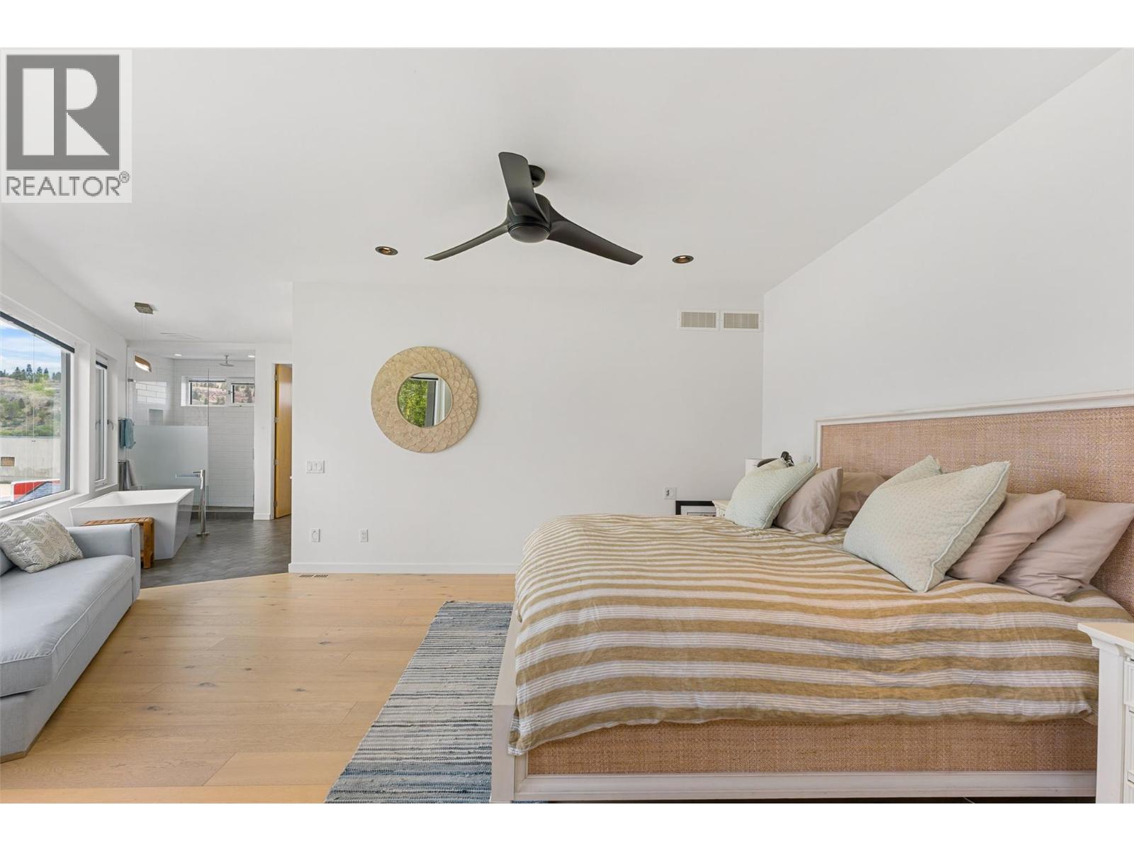 824 Manhattan Drive, Kelowna