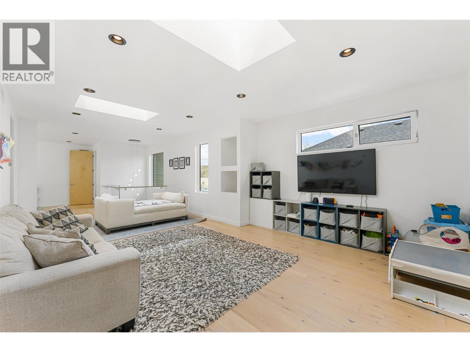 824 Manhattan Drive, Kelowna
