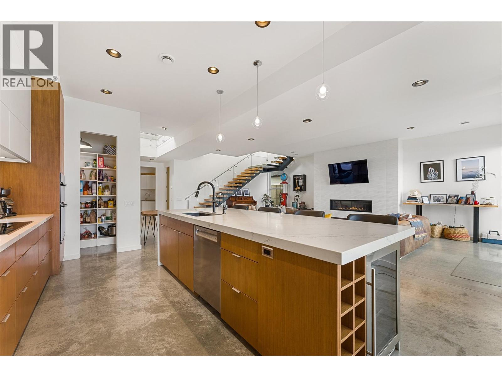 824 Manhattan Drive, Kelowna