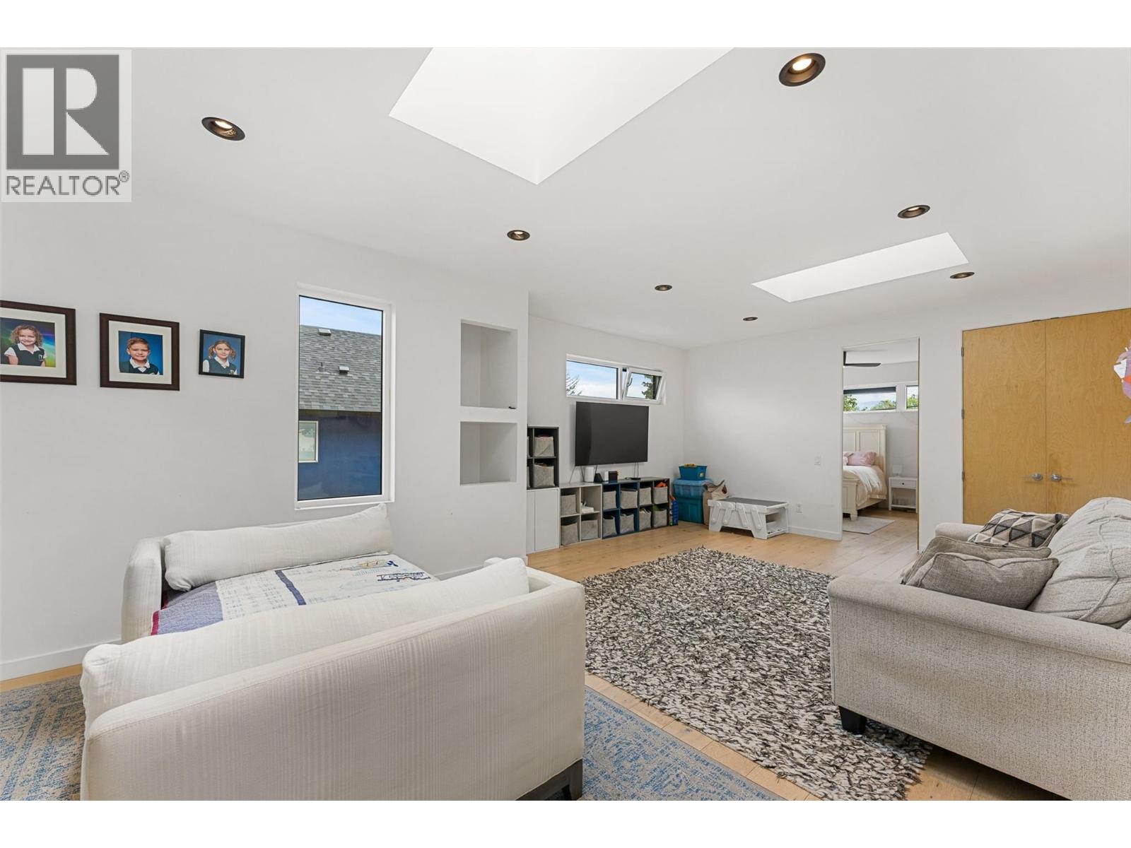 824 Manhattan Drive, Kelowna