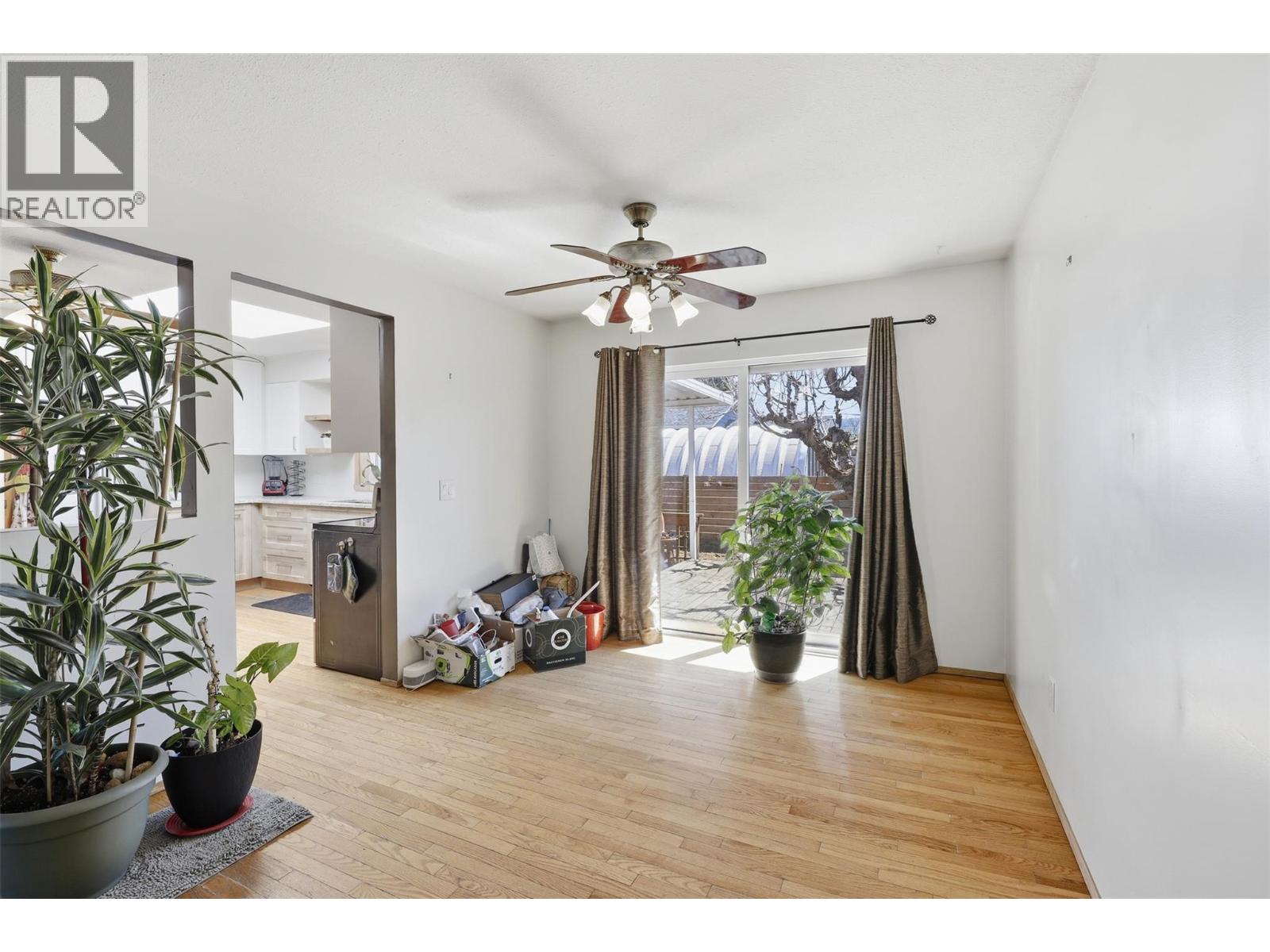 691 RICHMOND Avenue - 11