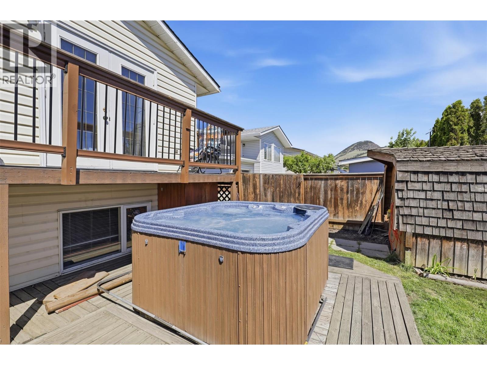 691 RICHMOND Avenue - 16