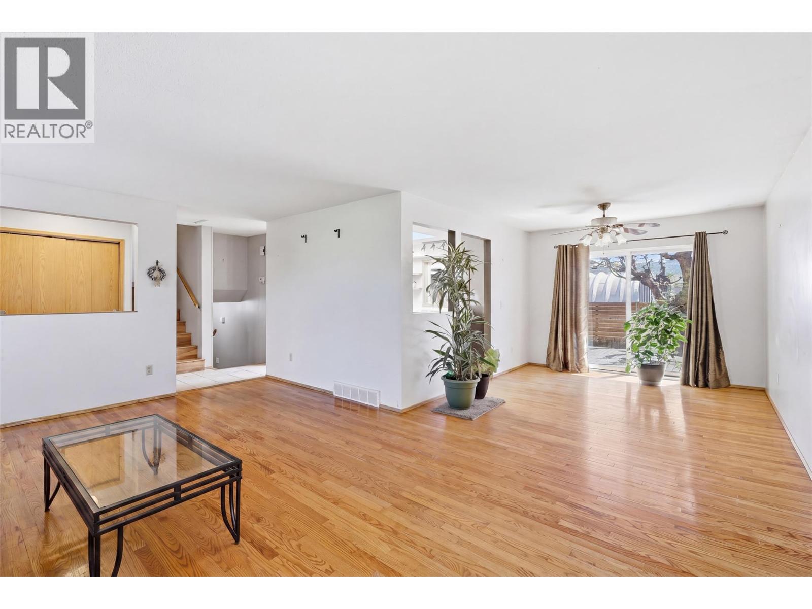 691 RICHMOND Avenue - 9