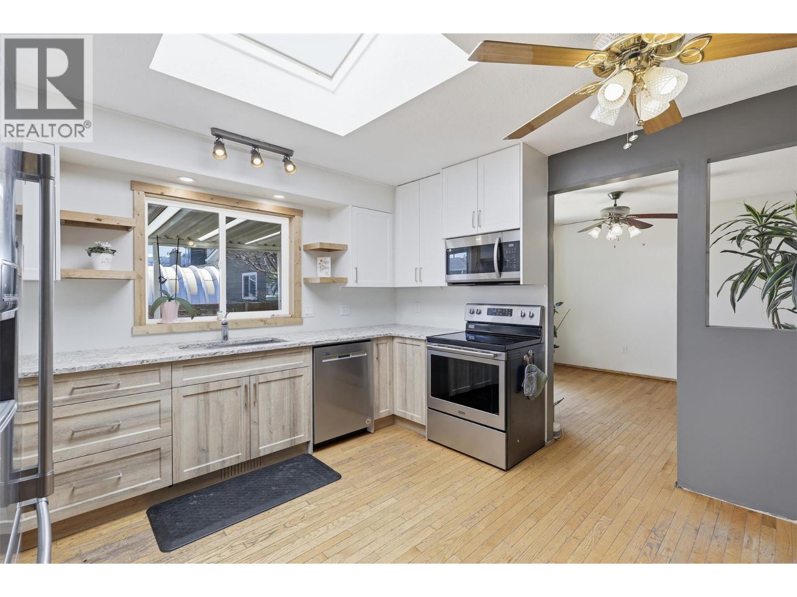 691 RICHMOND Avenue - 26