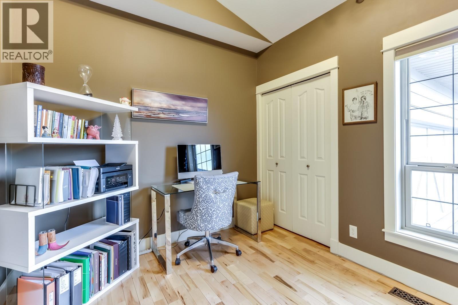  688 Almandine Court, Kelowna