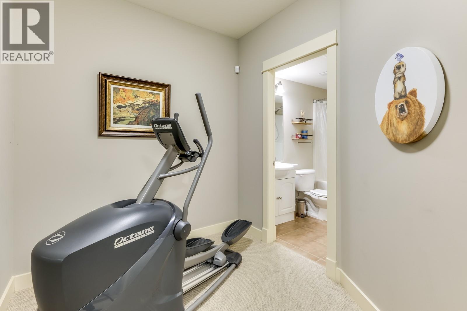  688 Almandine Court, Kelowna