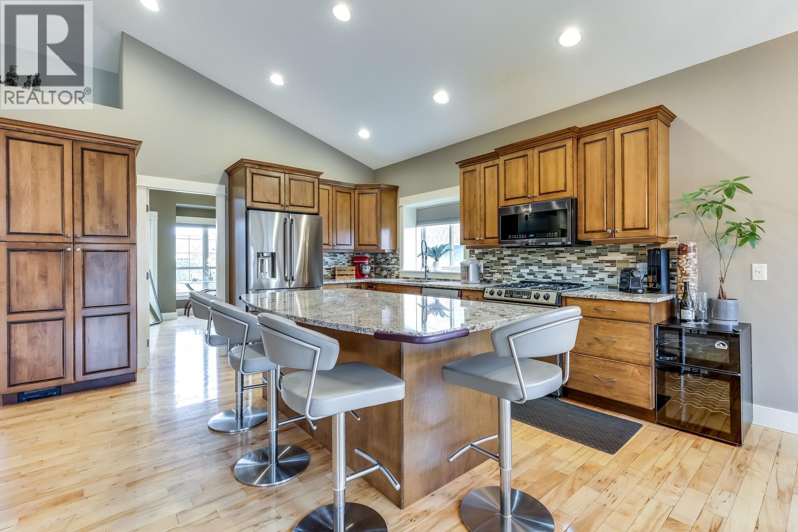  688 Almandine Court, Kelowna
