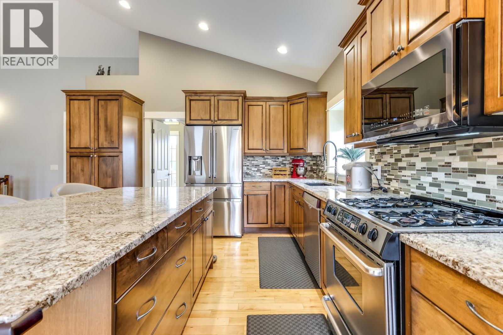  688 Almandine Court, Kelowna