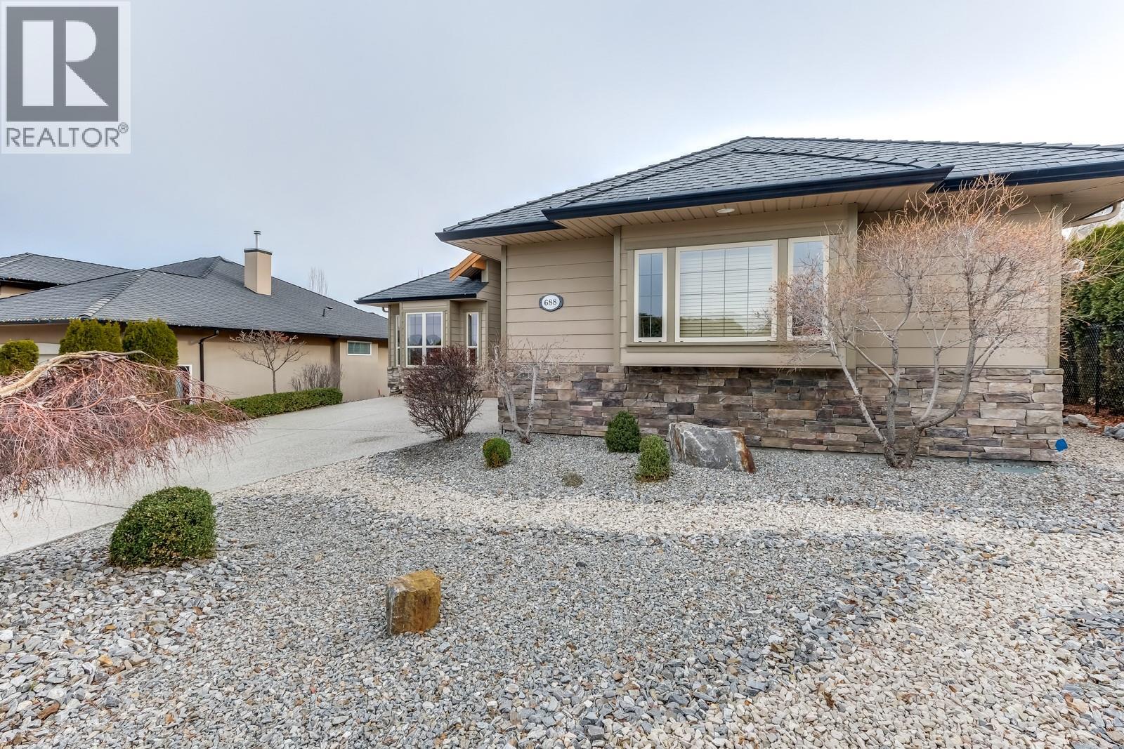  688 Almandine Court, Kelowna