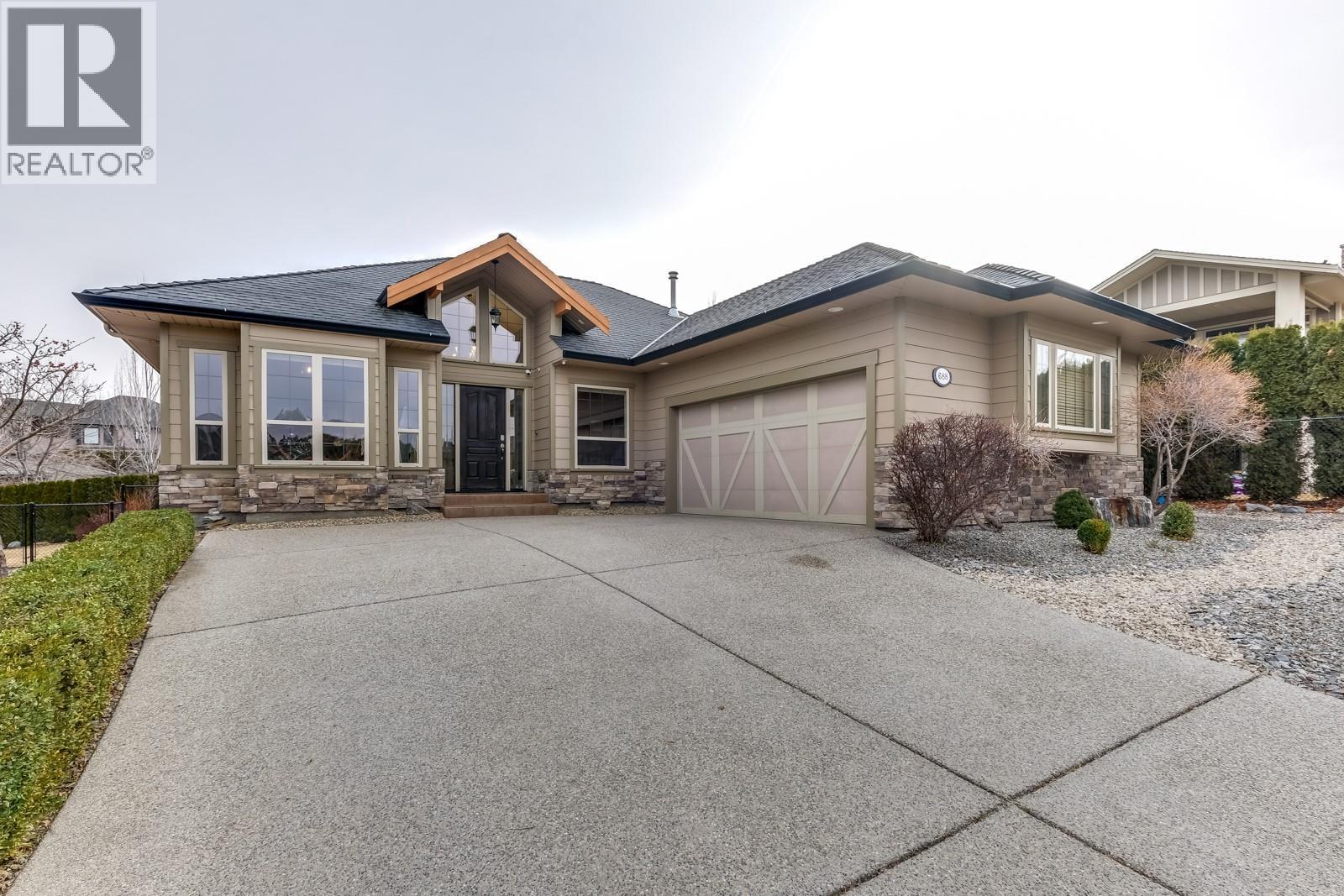 688 Almandine Court, Kelowna
