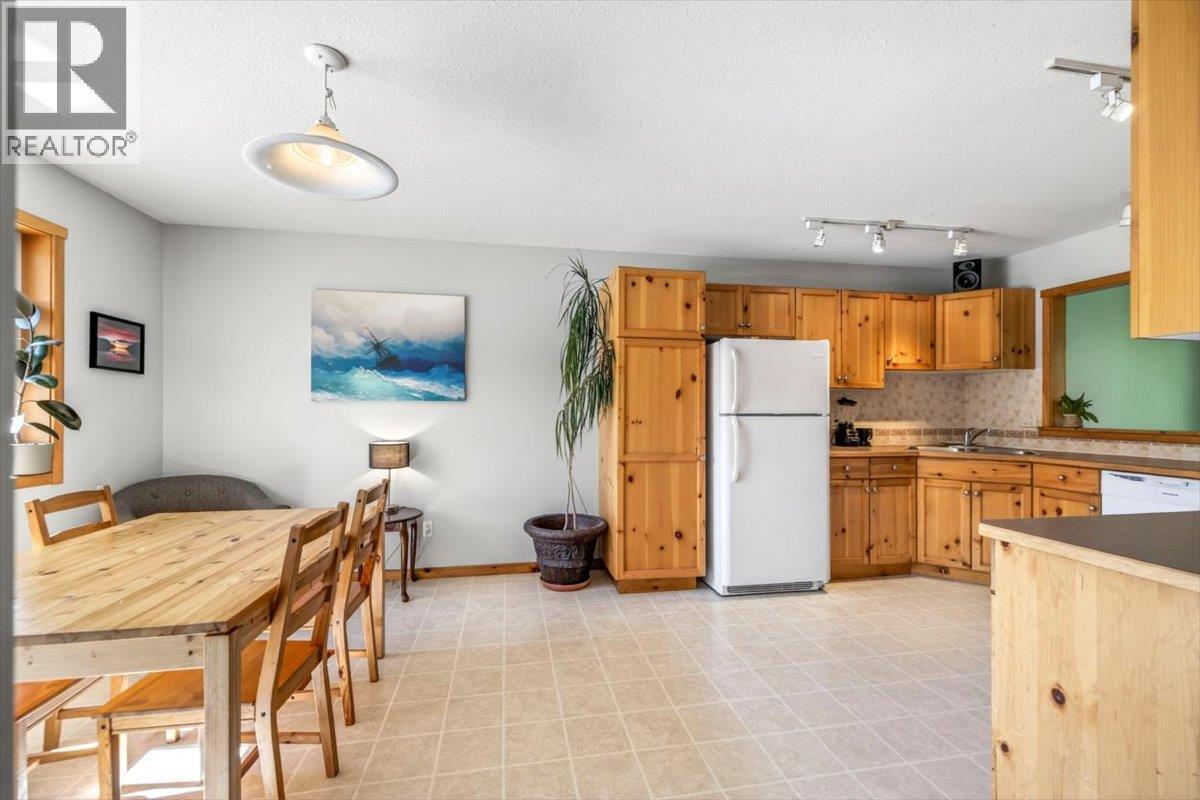 6 Creek Place Unit# A, Fernie