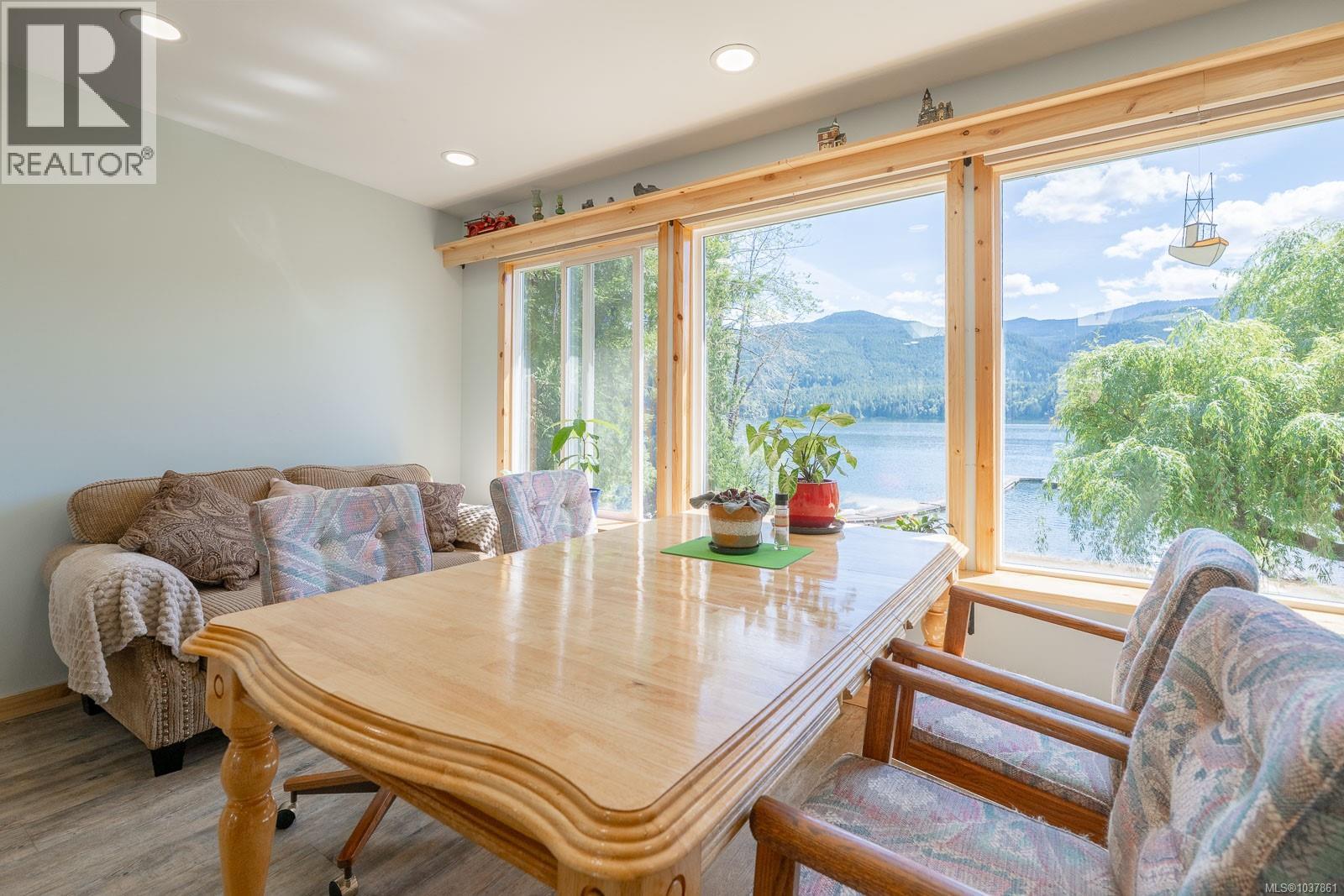9242 Stirling Arm Dr, Port Alberni