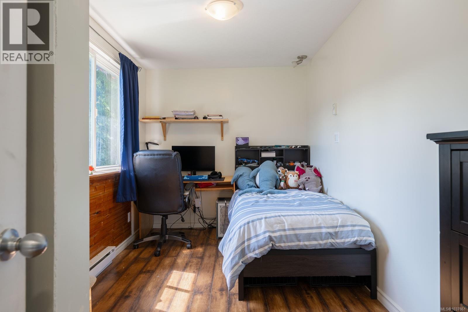 9242 Stirling Arm Dr, Port Alberni