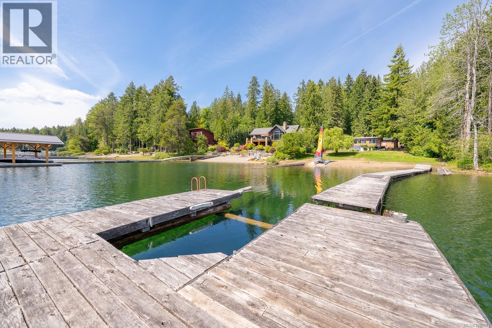 9242 Stirling Arm Dr, Port Alberni