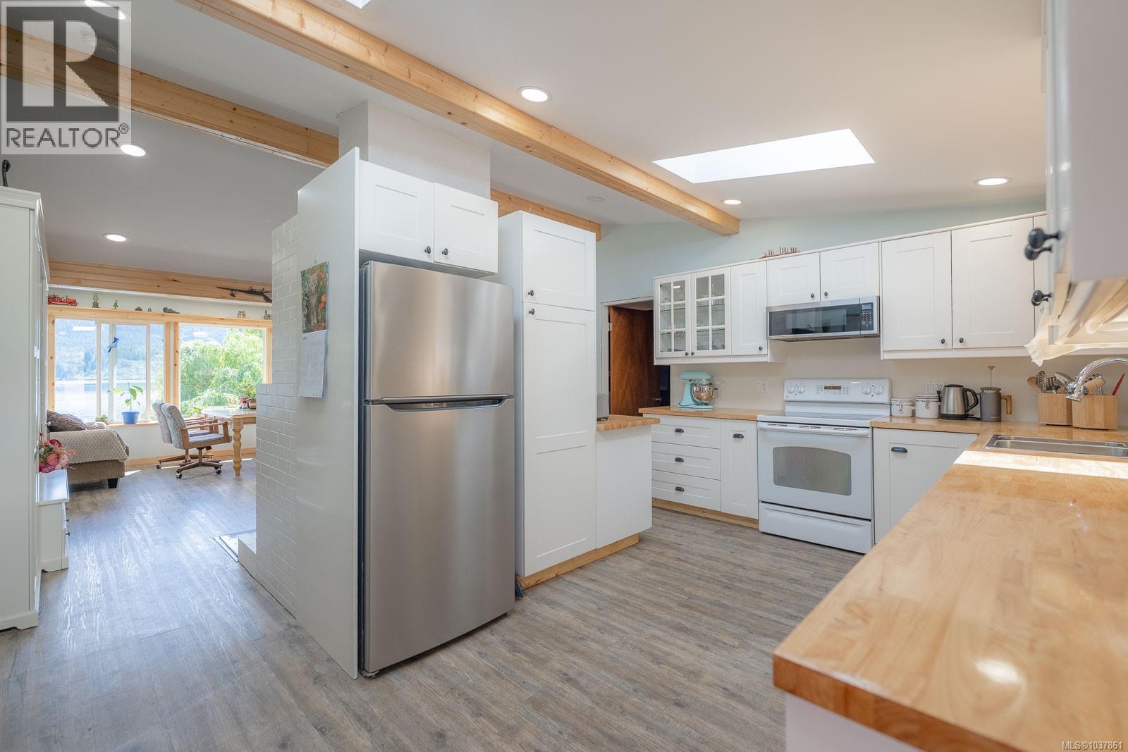 9242 Stirling Arm Dr, Port Alberni