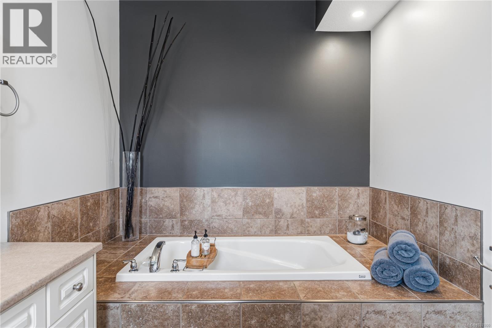 967 Sanika Close, French Creek