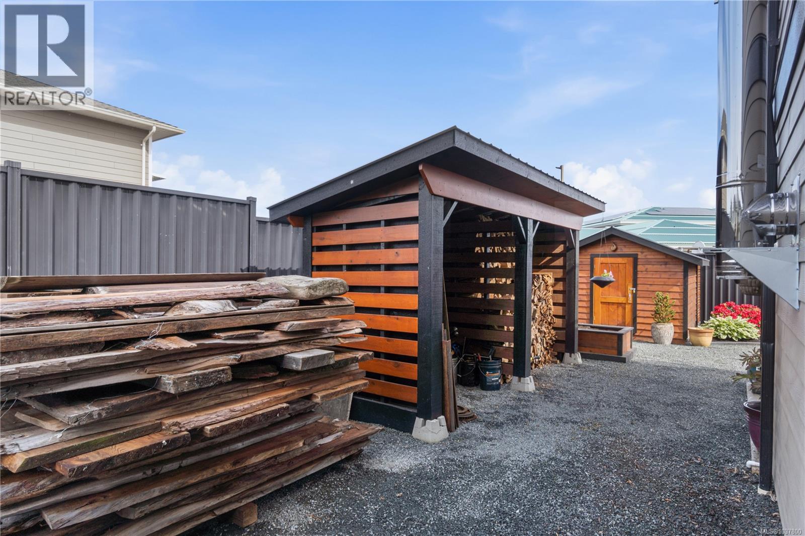 967 Sanika Close, French Creek