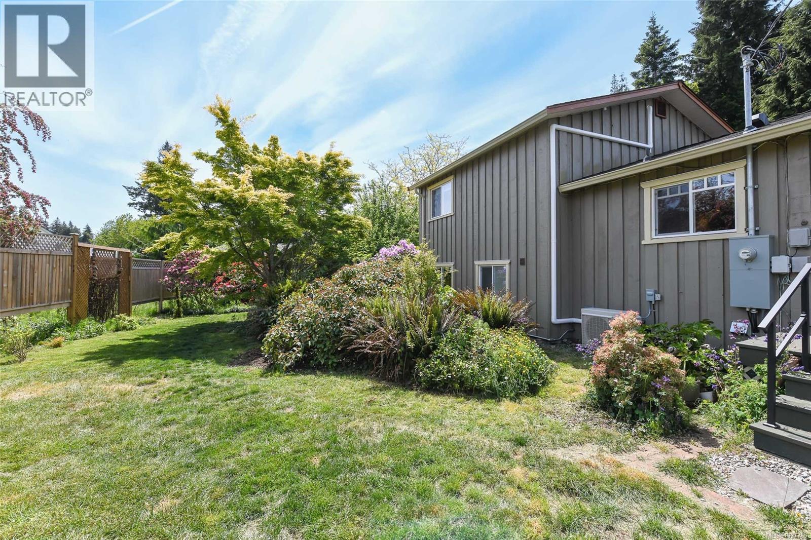 79 McGimpsey Rd, Campbell River