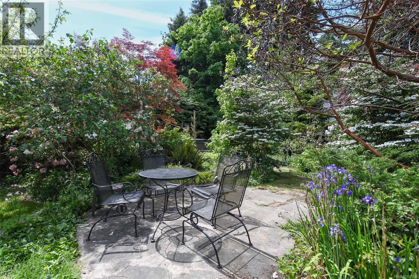 79 McGimpsey Rd, Campbell River