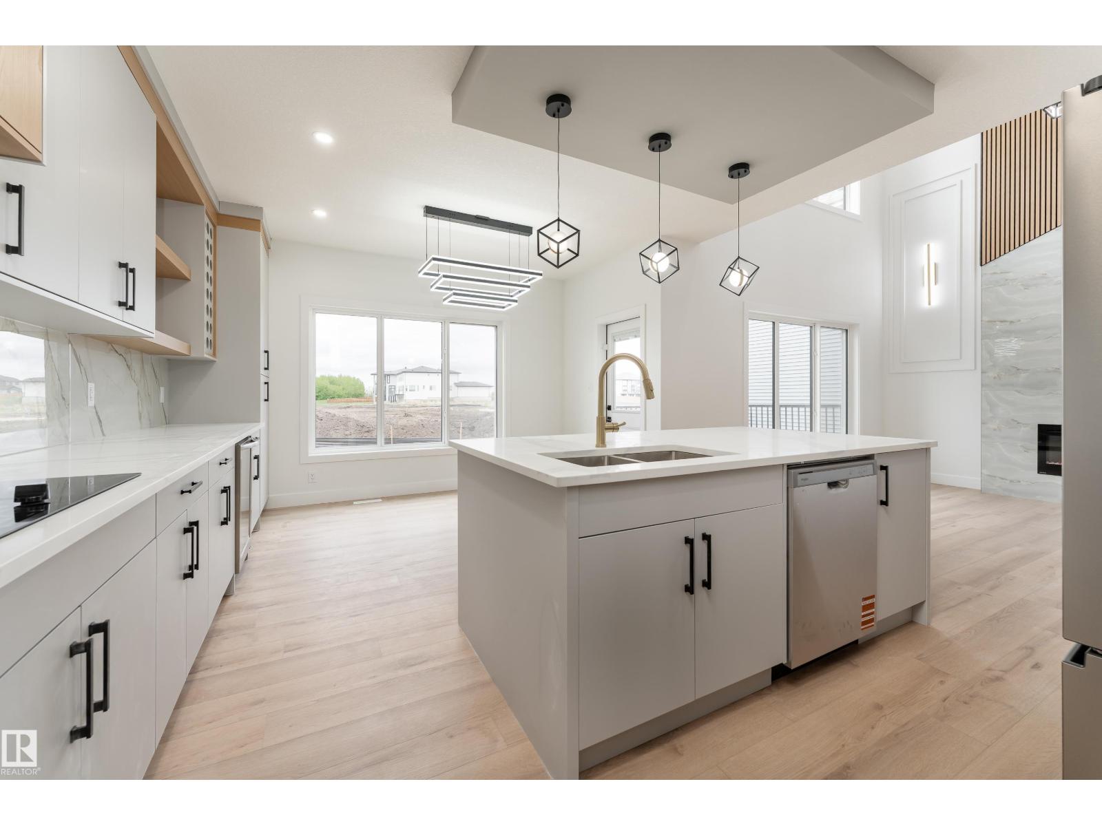 2408 63 AV NE - 12