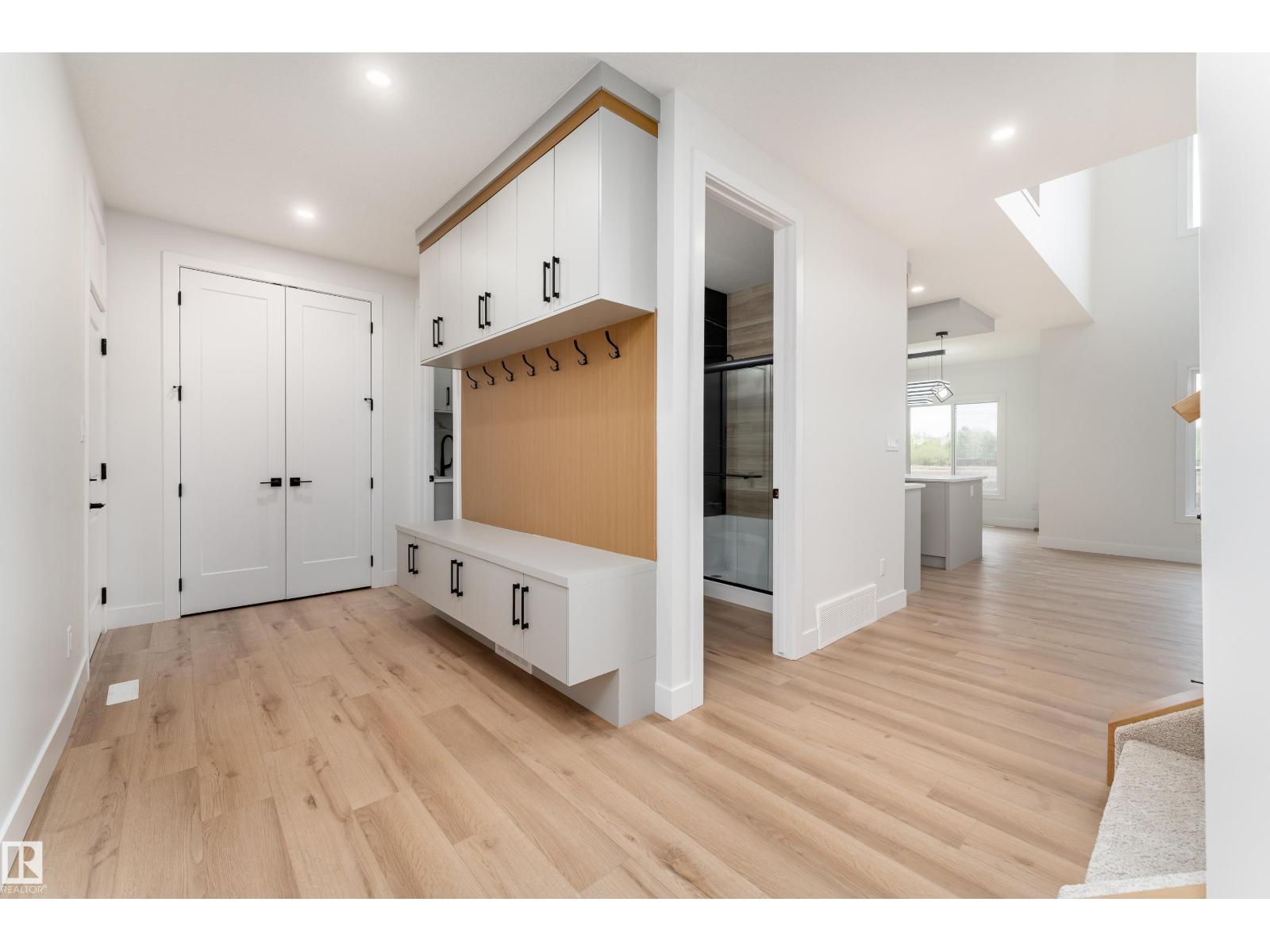 2408 63 AV NE - 8