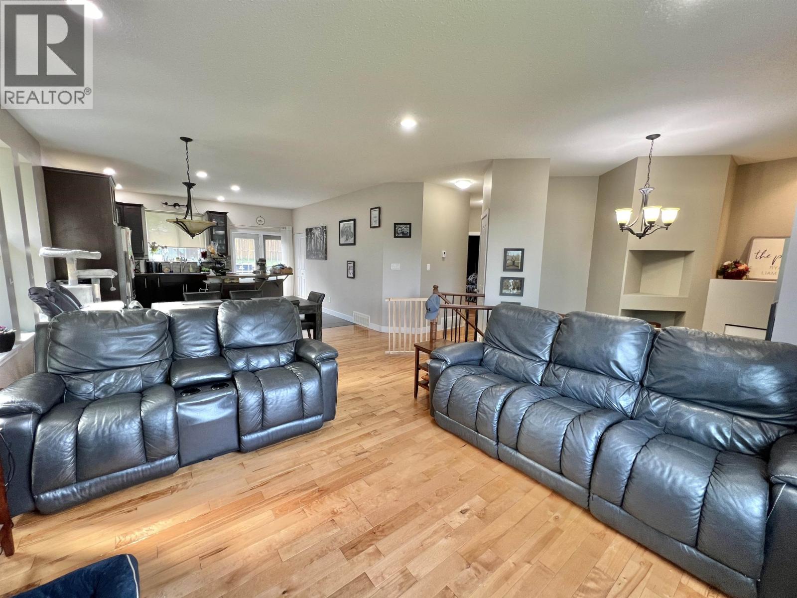 831 FUNN STREET - 4