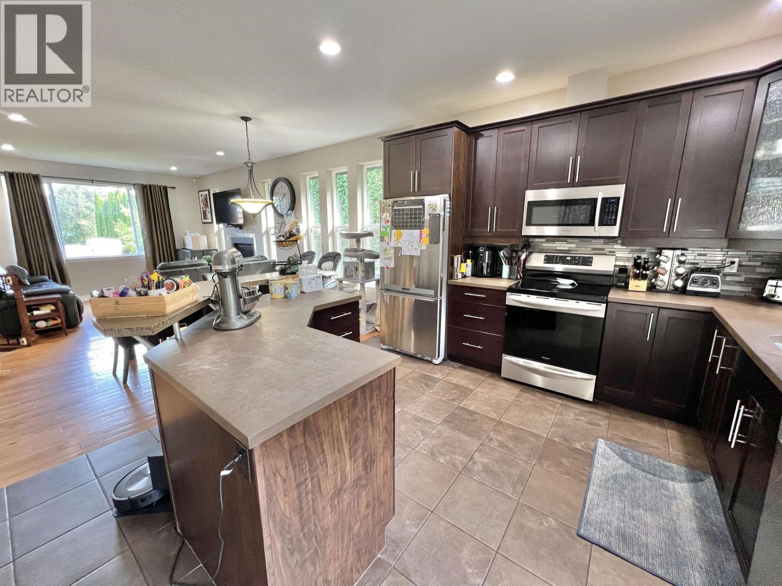 831 FUNN STREET - 8