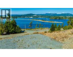 7070 Fisher Rd, Sooke, BC V9Z1A8 Photo 8